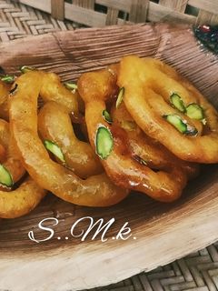 जत्रेतील जिलेबी (jalebi recipe in marathi) रेसिपी चे मुख्य फोटो