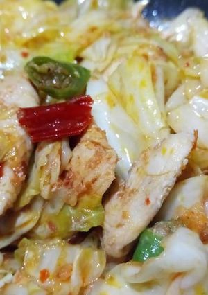 รูปของ ไก่ผัดกะหล่ำปลี​พริกแกงเผ็ด