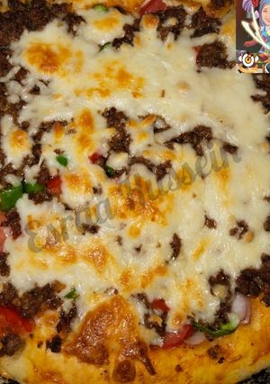 صورة لوصفة بيتزا باللحمة المفرومه