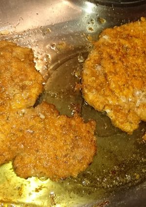 A picture of Oven fried chicken shnitzel.