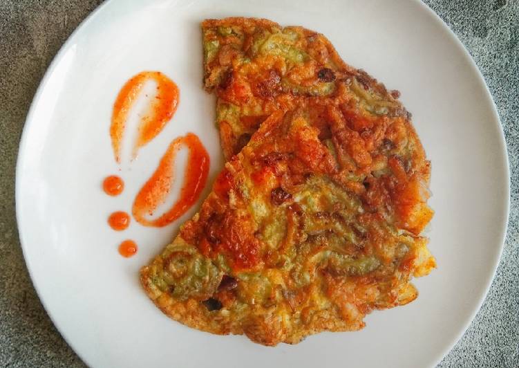 Cara Memasak Telur Dadar Pare Udang Khas Pontianak yang Renyah!