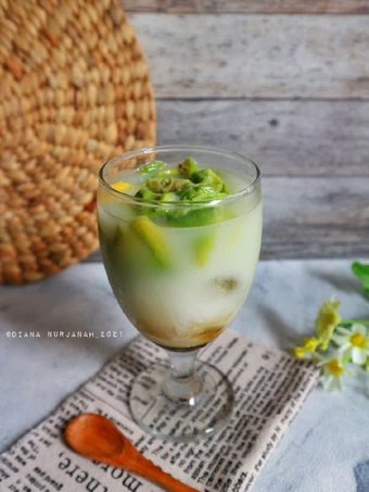 Langkah Gampang Menyiapkan Resep Es Rujak Manis Alpukat yang Uenak Anti Ribet, Mantap