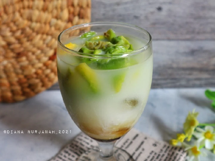 Langkah Gampang Menyiapkan Resep Es Rujak Manis Alpukat yang Uenak Anti Ribet, Mantap