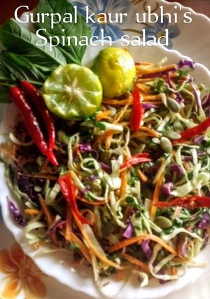 A picture of Spinach salad 🥗.