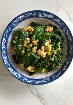 รูปของ ใบเหลียงผัดไข่ 🍃🥚