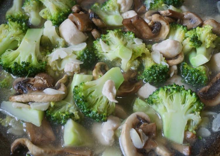 Resep Cah Brokoli Ayam Jamur yang Bisa Manjain Lidah