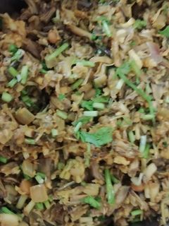 வாழைப்பூப் பொரியல்(valaipoo poriyal recipe in tamil) செய்முறை முக்கிய புகைப்படம்