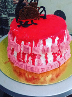 स्ट्रॉबेरी केक (Strawberry Cake recipe in hindi) रेसिपी मुख्य फोटो