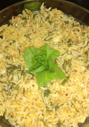 A picture of Spinach rice.