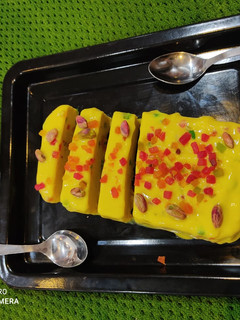 A picture of Mango ice cream.