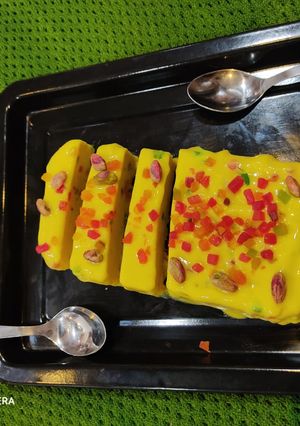 A picture of Mango ice cream.