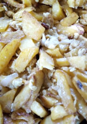 A picture of Scrambled Irish potatoes with egg.
