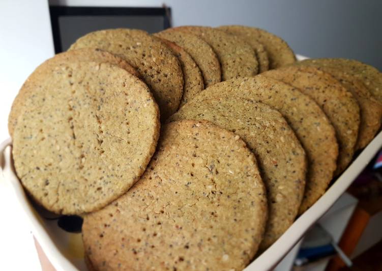 Recipe of Super Quick Homemade Crackers de avena comino y semillas