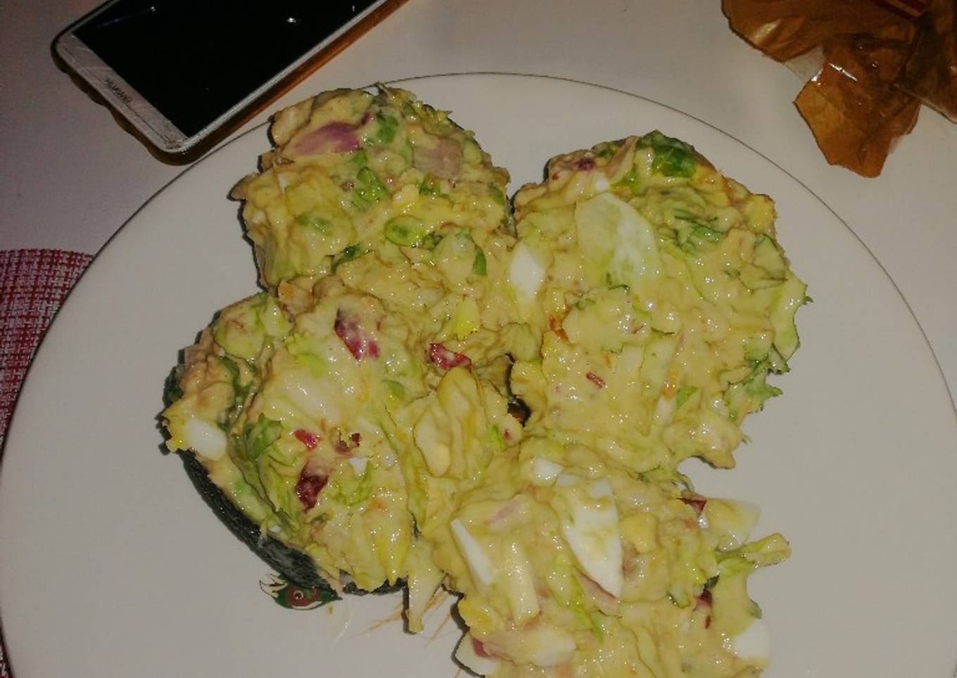 Aguacates rellenos de atún