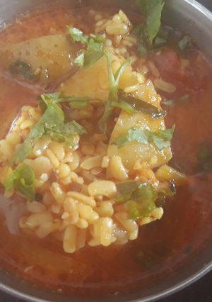 A picture of Aloo Dal.