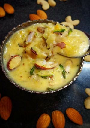 A picture of Mango+Custard+Rice.