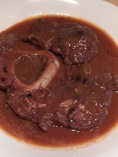 Una foto de Ossobuco en caldereta