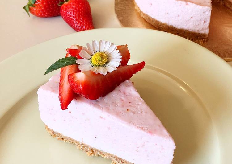 Torta fredda allo yogurt e fragole 🍓 🍓 🍓