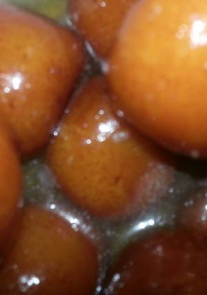 A picture of Gulab jamun.