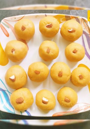 रवा बेसन लाडू (rava besan ladoo recipe in marathi) रेसिपी चे मुख्य फोटो 