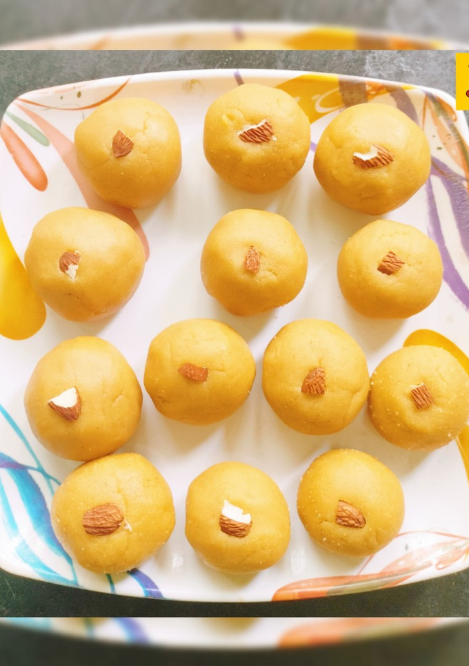 रवा बेसन लाडू (rava besan ladoo recipe in marathi) रेसिपी चे मुख्य फोटो 