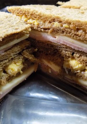 Una foto de Sandwichs de miga de roquefort