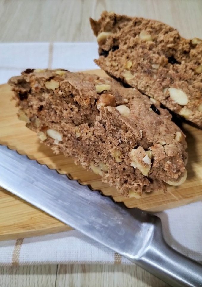 Una foto de Pan de centeno y frutos secos en microondas
