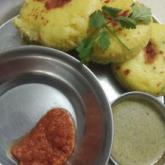 A picture of Gujarati special khata dhokla.