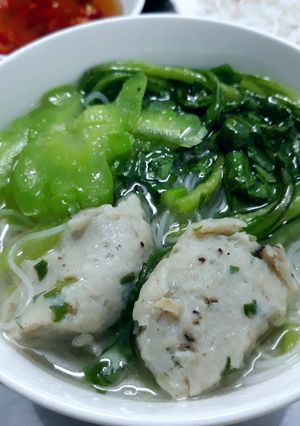 Hình của món Lẩu khổ qua cá thác lác.
