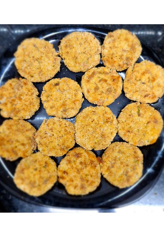 Una foto de Croquetas de arroz y atún 🍚🐟