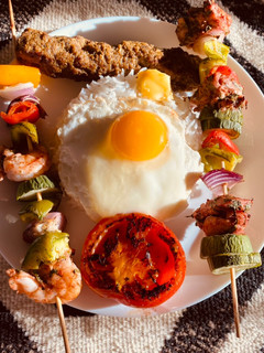 A picture of Chelo-kabab.