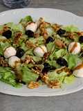 Ensalada rústica con perlas de higo y crema balsámica al Pedro Ximénez