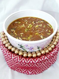 ઢીલો મોહનથાળ (Soft Mohanthal Recipe In Gujarati) રેસીપી મુખ્ય ફોટો