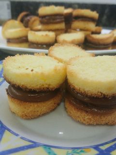 Una foto de Alfajores de coco sin gluten