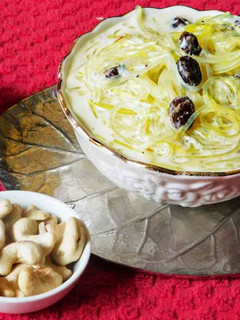பயத்தம் பருப்பு நூடுல்ஸ் பால் பாயசம்(noodles payasam recipe in tamil) செய்முறை முக்கிய புகைப்படம்