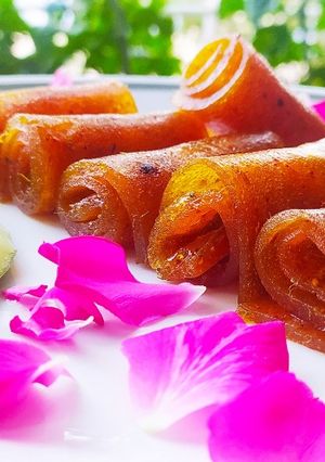 इंस्टेंट आम पापड़ रोल ::: (Instant Aam Papad Roll recipe in Hindi ) रेसिपी मुख्य फोटो