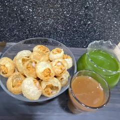 A picture of Panipuri.