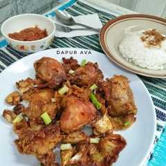 Ayam Goreng Bawang রেসিপির প্রধান ছবি