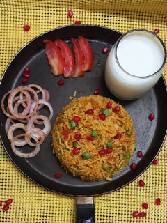 તવા પુલાવ (Tava Pulao Recipe In Gujarati) રેસીપી મુખ્ય ફોટો