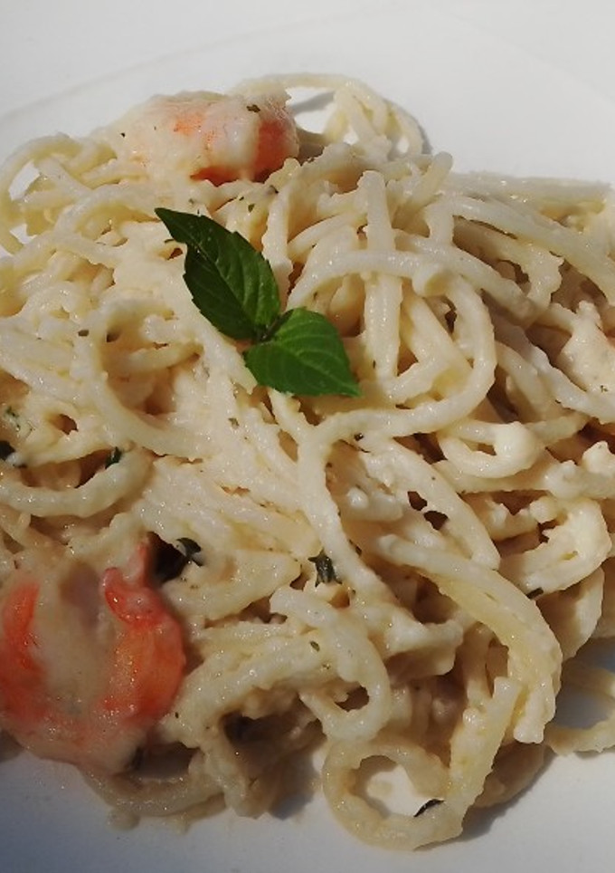 Una foto de Spaghetti con camarones 🍤