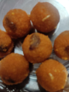 பூந்தி இல்லாத லட்டு (Poondhi laddu recipe in tamil) செய்முறை முக்கிய புகைப்படம்