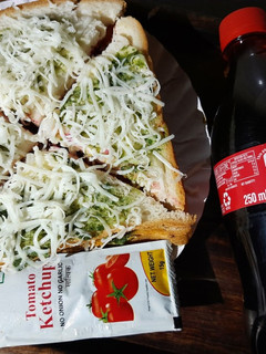 વેજ ચીઝ સેન્ડવીચ (Veg Cheese Sandwich Recipe In Gujarati) રેસીપી મુખ્ય ફોટો