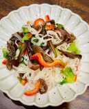 Bánh đa (mì gạo) xào vét tủ