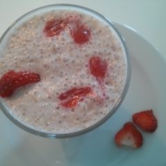 A picture of Nutty Strawberry Shake.