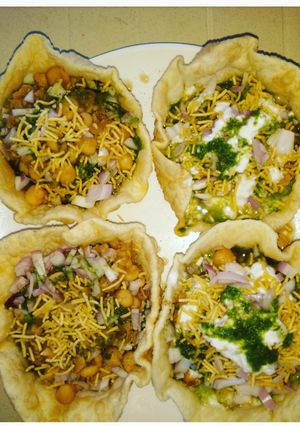 A picture of Basket chaat.
