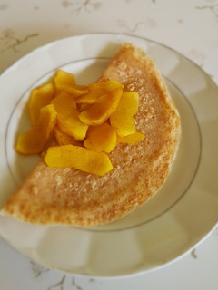 Una foto de Crepas integrales con manzana y mantequilla de cacahuate