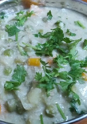 A picture of White kurma.