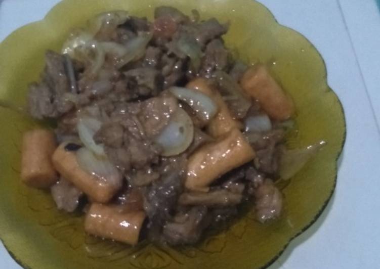 Daging sapi dan sosis saus teriyaki😊