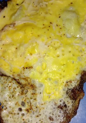 A picture of Half fry egg.