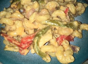 Una foto de Fideitos con queso, pollo y verduras